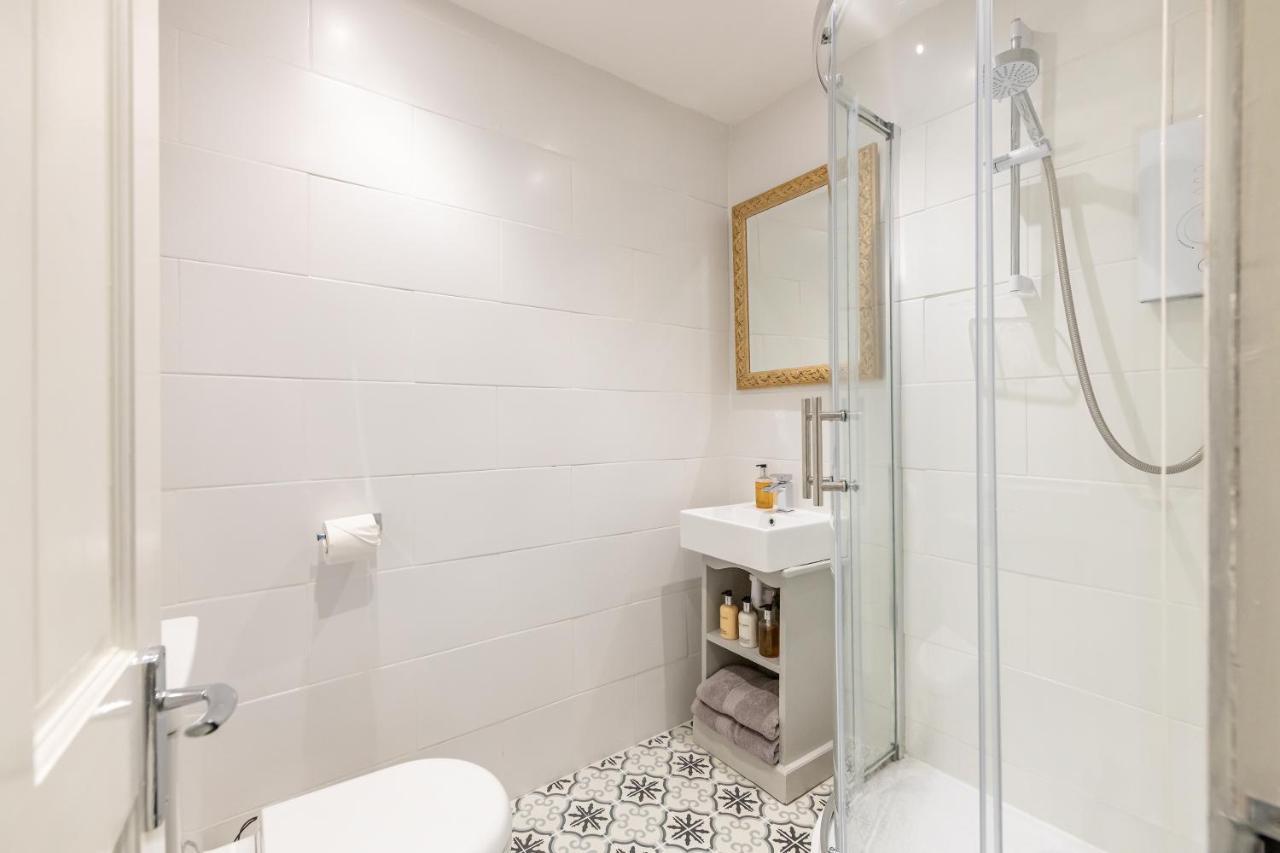 Gorgeous Garden Apartment Bath Buitenkant foto